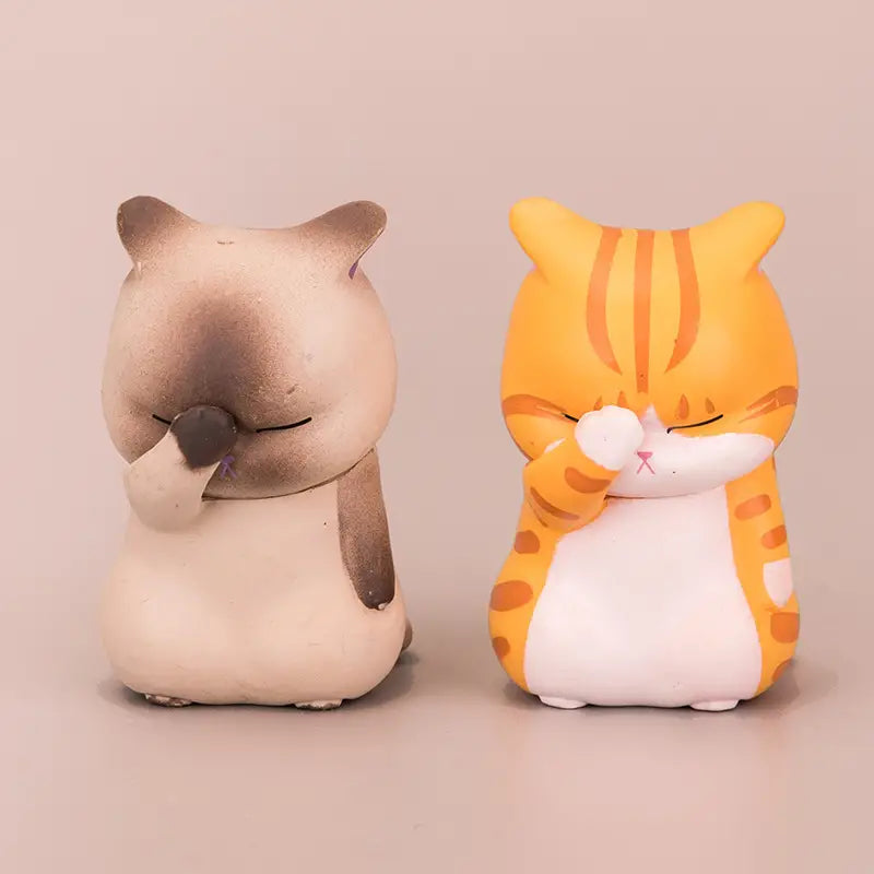 Deadpan Cat Figurine, alternate two-colour view