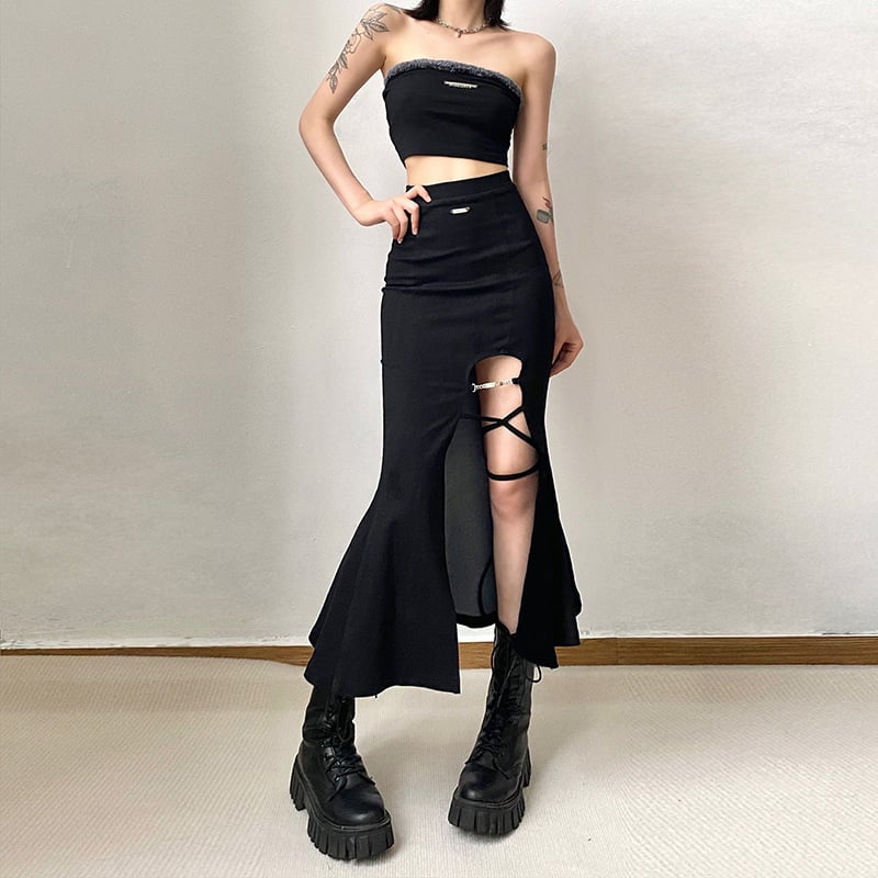 Sabletail Cutout Fishtail Skirt in black, product view 2