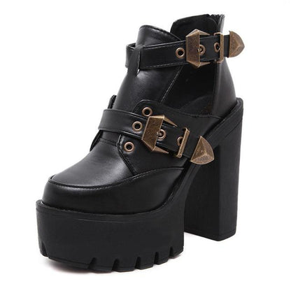 Vanta Chunky-Heel Ankle Boots in black, alternate front view