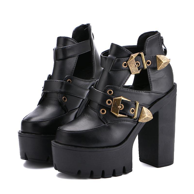 Vanta Chunky-Heel Ankle Boots in black, front view