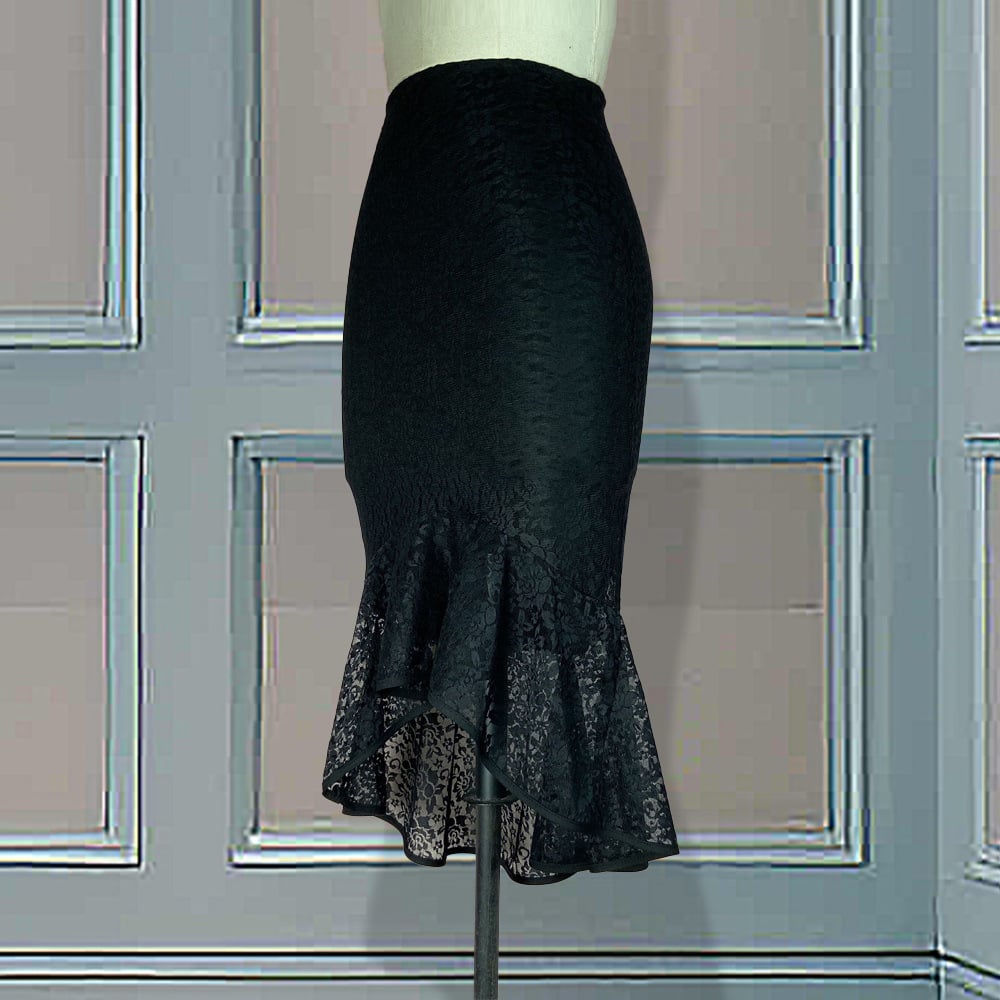 Veilcrest Lace Fishtail Skirt in black, product view 4