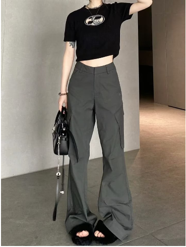 Ashgrid Cargo Trousers in gray