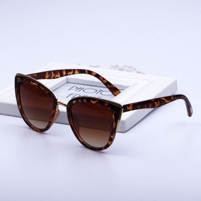 Deadpan Classic Sunglasses, product view 4