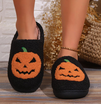 House Haunting Graphic Thermal Slippers, product view 4